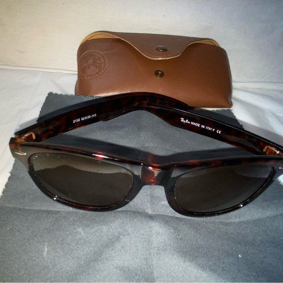Ray ban wayfarer sunglasses - Picture 1 of 6